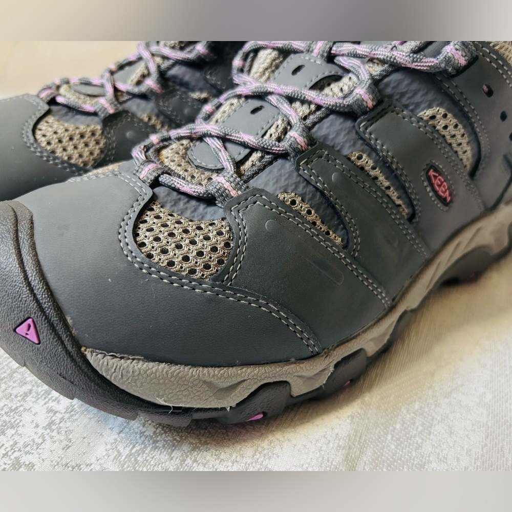 Keen Koven Women's  Hiking Black and Gray Athletic Shoes Size 9.5